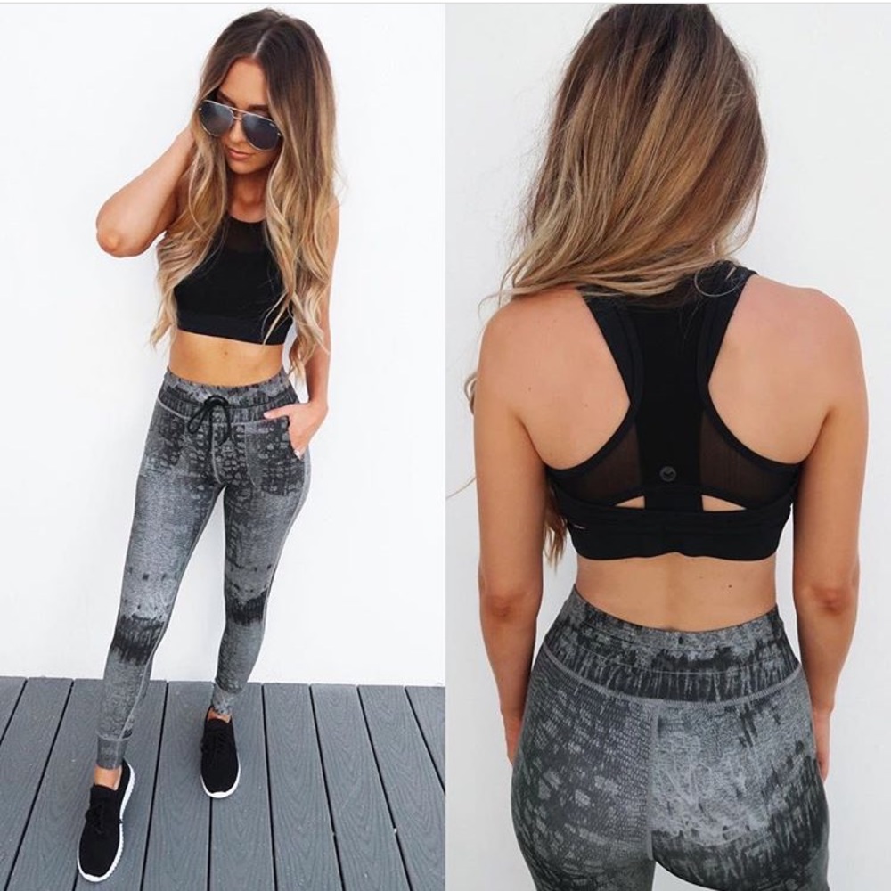 [hope’s boutique] • NWT • Grey printed leggings